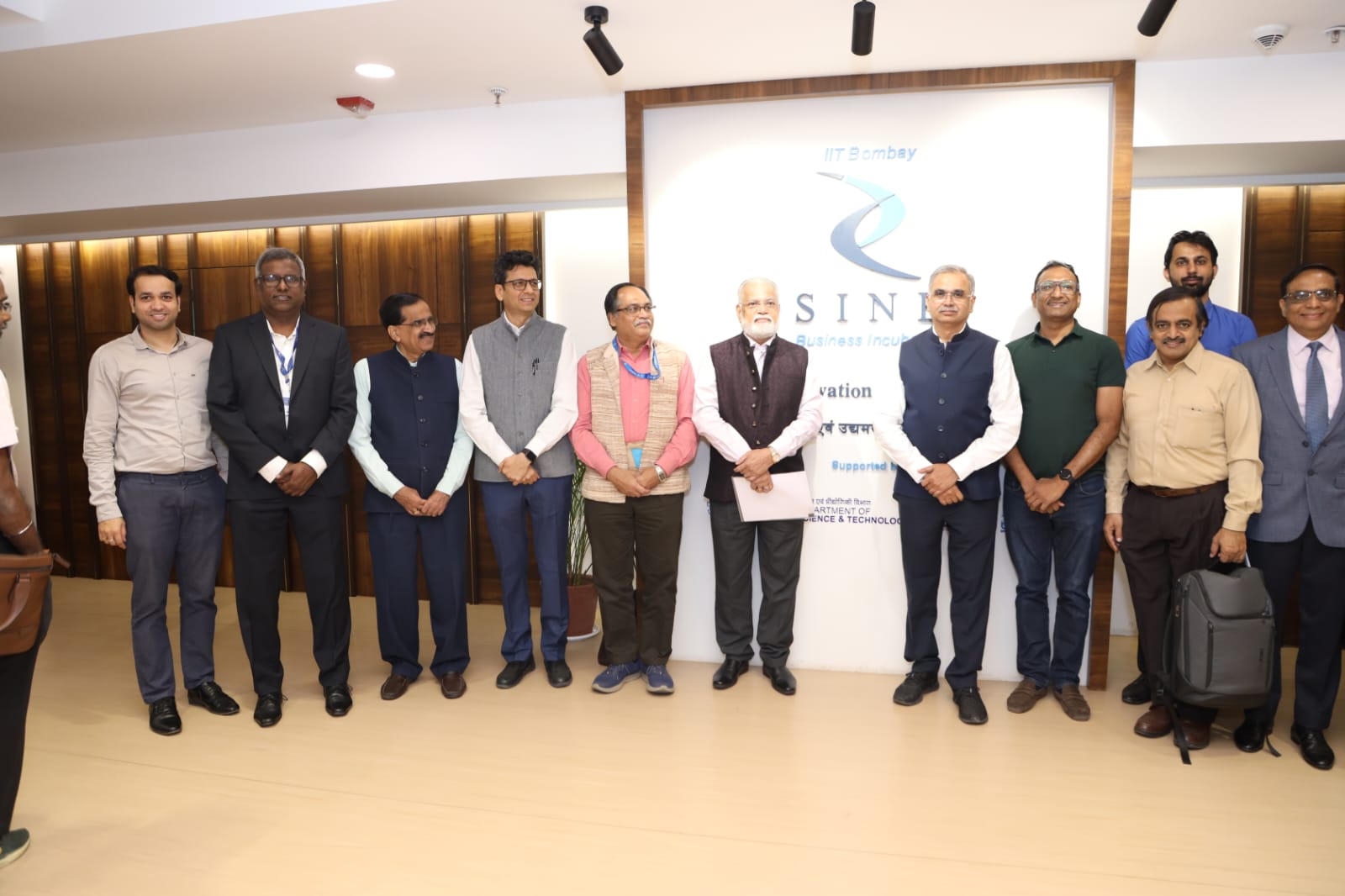 SINE, IIT Bombay Launches India’s First Incubator-Linked Deep Tech VC Fund Worth INR 250 Crore