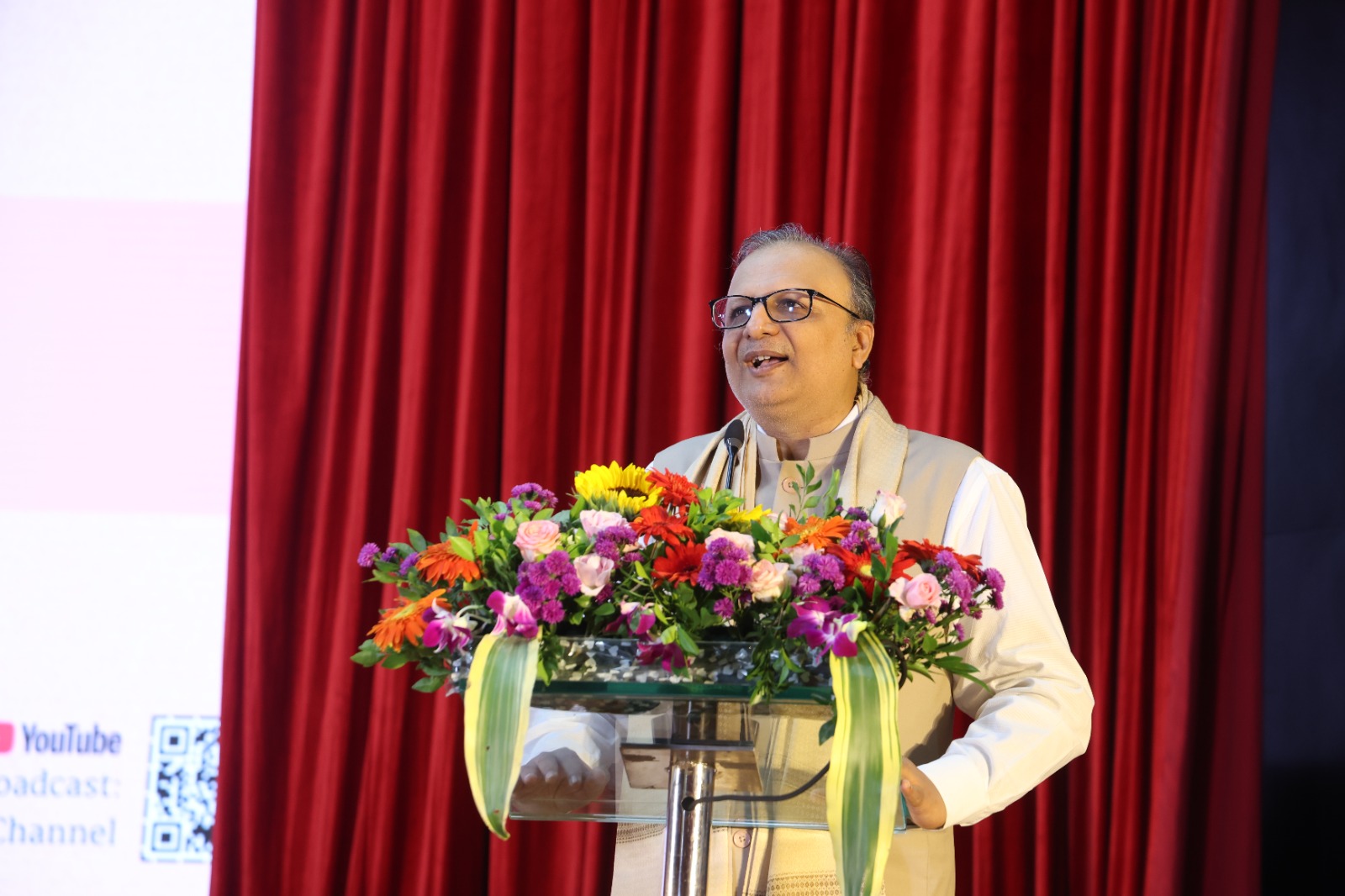padma shri shash shekhar vempati