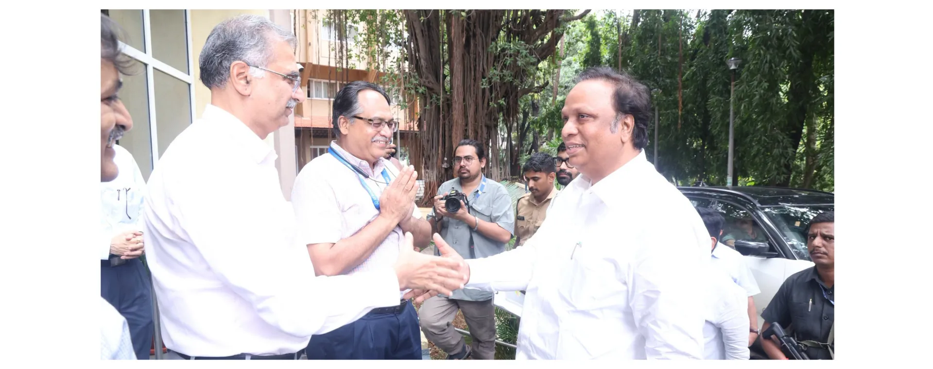 Maharashtra IT&amp; AI Minister Ashish Shelar Visits IIT Bombay