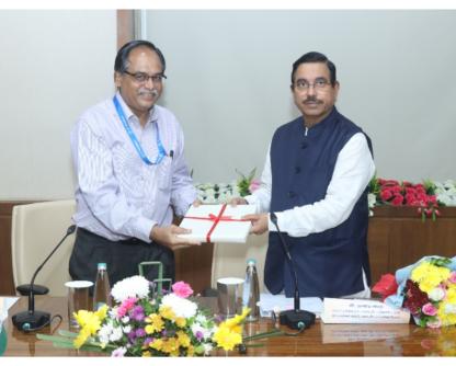 Union Minister Shri Pralhad Joshi Visits IIT Bombay