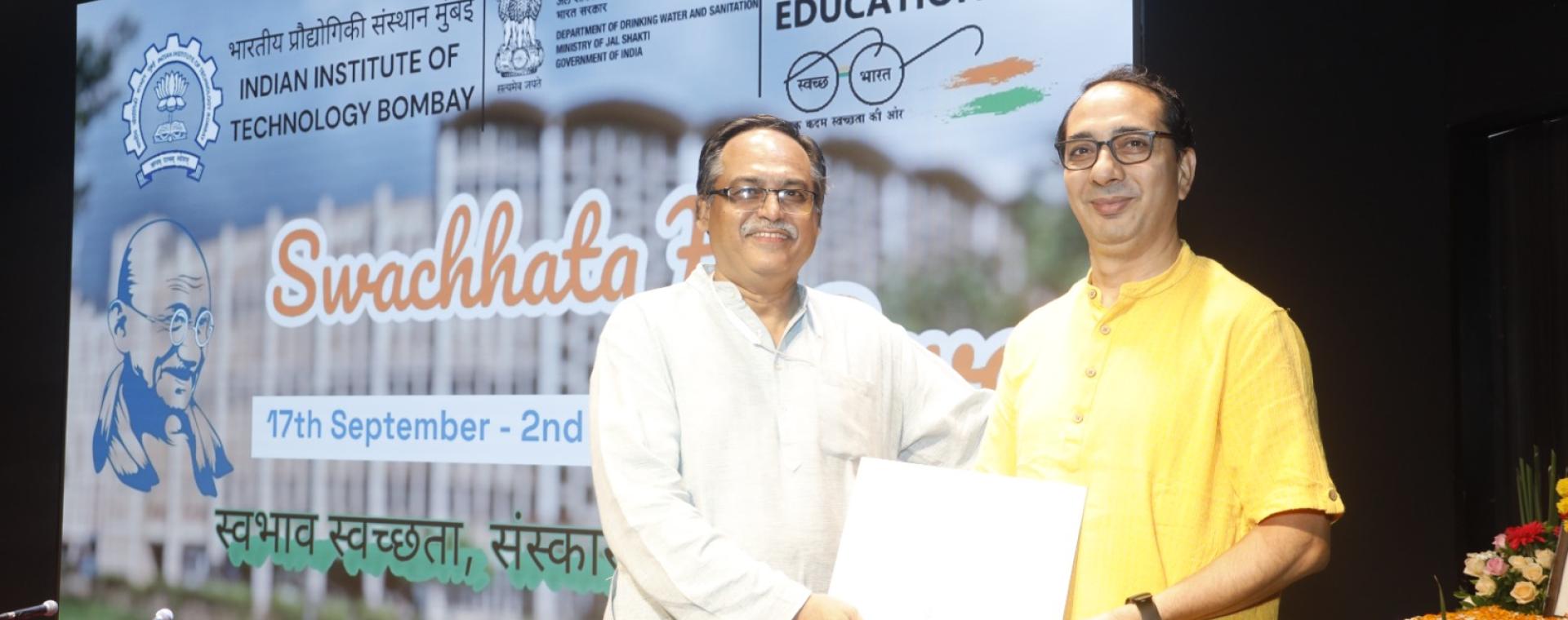 Prof. Sudarshan Kumar received Swachhata Pakhwada 2024 Award for Aerospace Engineering Dept.