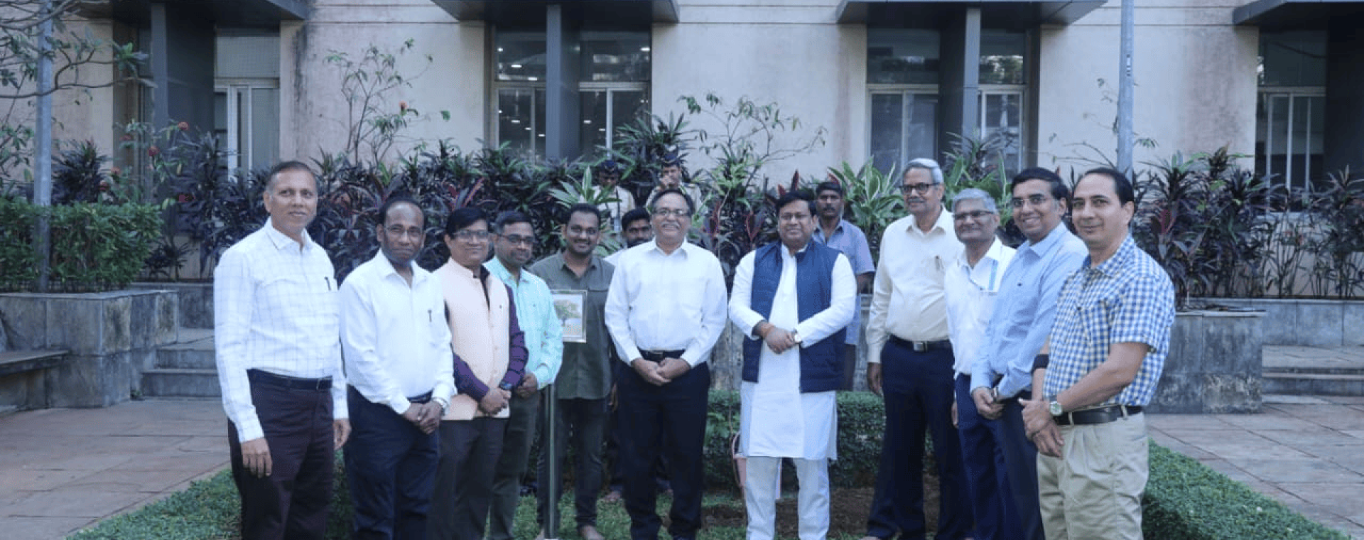 Union MoS for Education & DoNER Dr. Sukanta Majumdar visits IIT Bombay