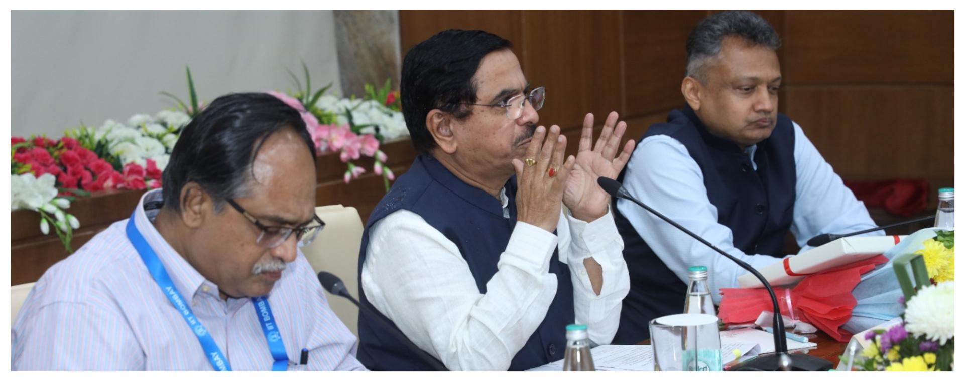 Union Minister Shri Pralhad Joshi Visits IIT Bombay