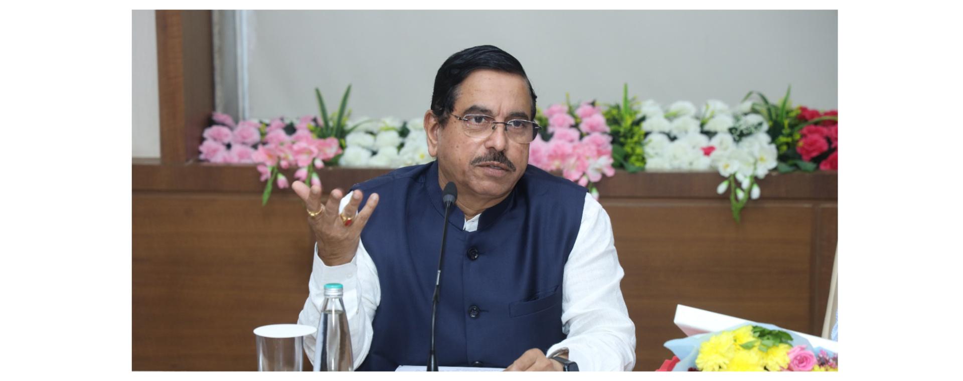 Union Minister Shri Pralhad Joshi Visits IIT Bombay