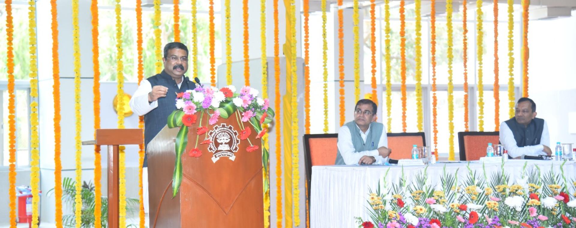 Dharmendra_Pradhan_IIT_Bombay_inaugurate_hostel 17-1.jpeg