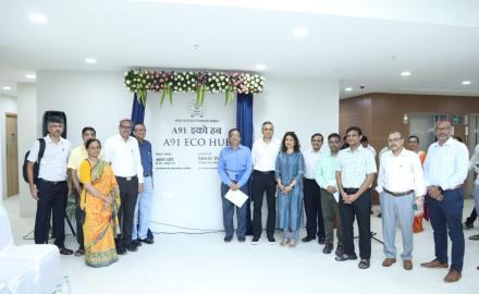 IIT Bombay Diginitaries and alumni during plaque unveiling of A91 Eco Hub