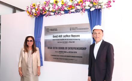 Mr. Bharat Desai and Ms. Neerja Sethi visit IIT Bombay