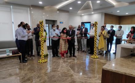 Shailesh_J_Mehta_inaugurating_SOM_4th_Floor.jpeg
